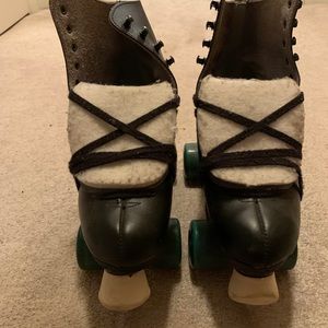 Skates size 8